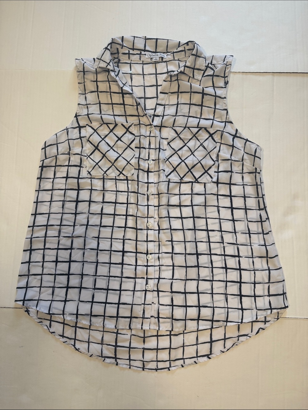 Ophelia Rae White & Black Grid Sleeveless Button-Down Shirt